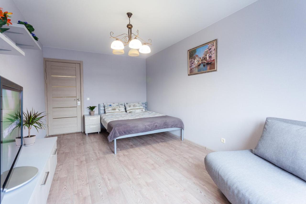 Apartment Obolon Metro Station Киев Екстериор снимка
